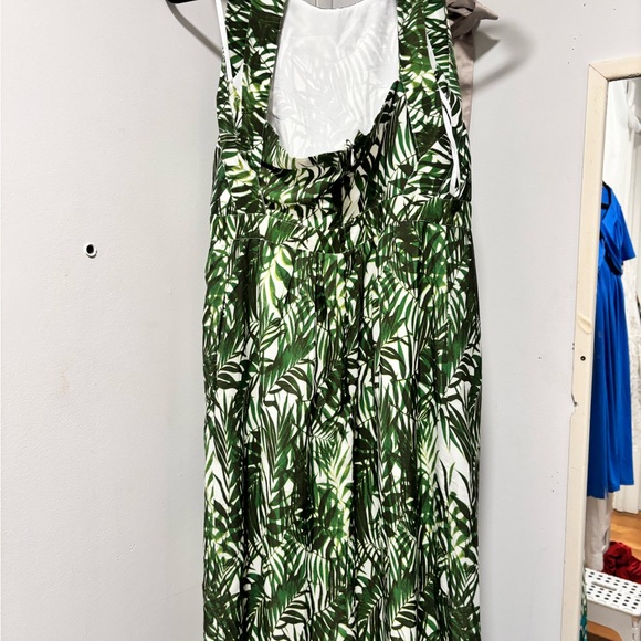 Ricki's Revolution White Dress with Green Palm Print —>With POCKETS !!! - Picture 5 of 6